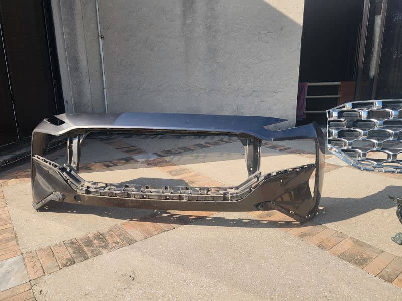 Hyundai Santa Fe Right Headlight, Front Grill and Front Bumper 5