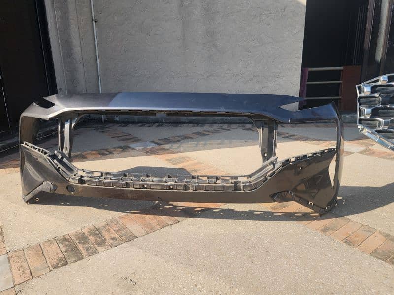 Hyundai Santa Fe Right Headlight, Front Grill and Front Bumper 6