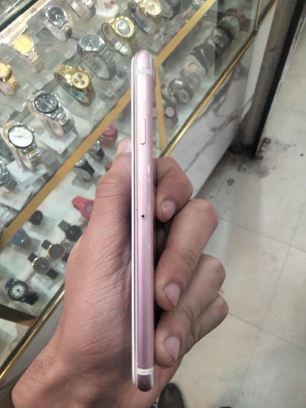 iPhone 7 128 GB pta official approved condition 9.5/10 3