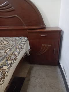 Wooden bed. bed like new