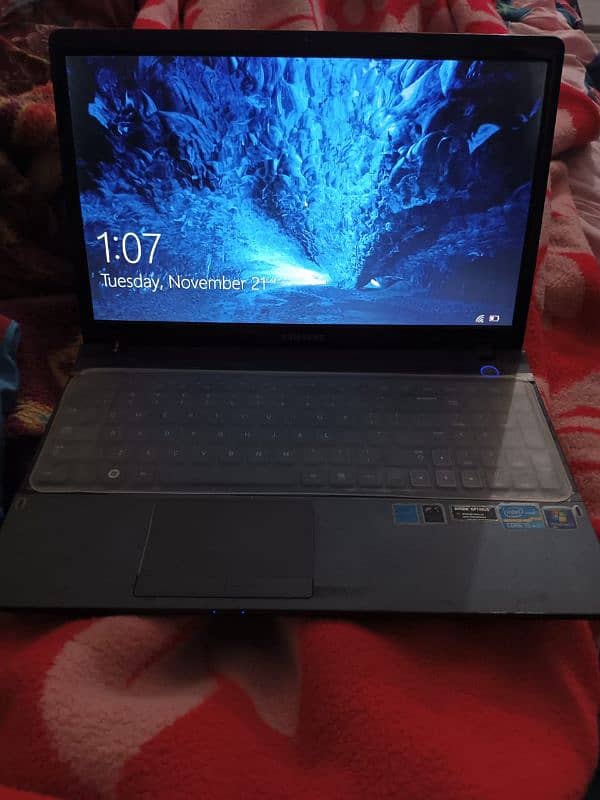 Samsung Core i5 laptop 0
