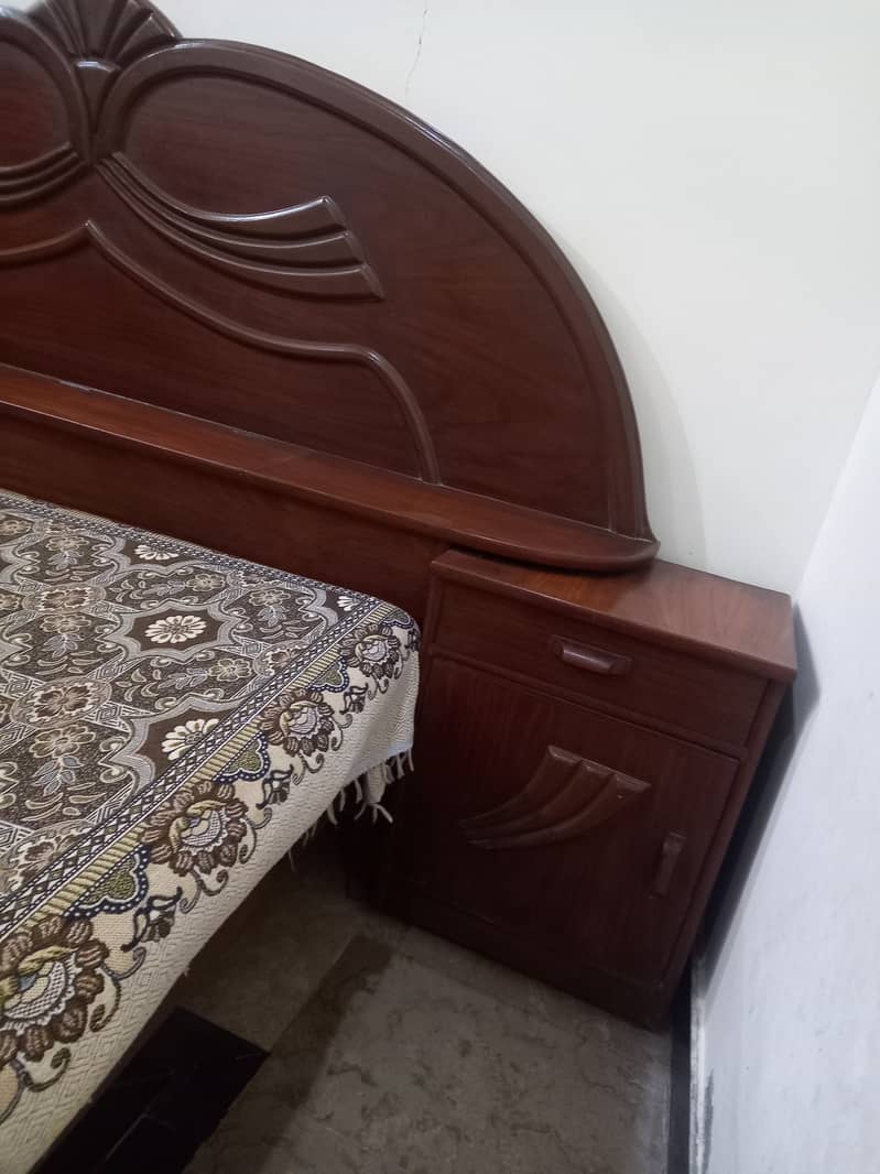 Double bed with side tables. bed like new 7