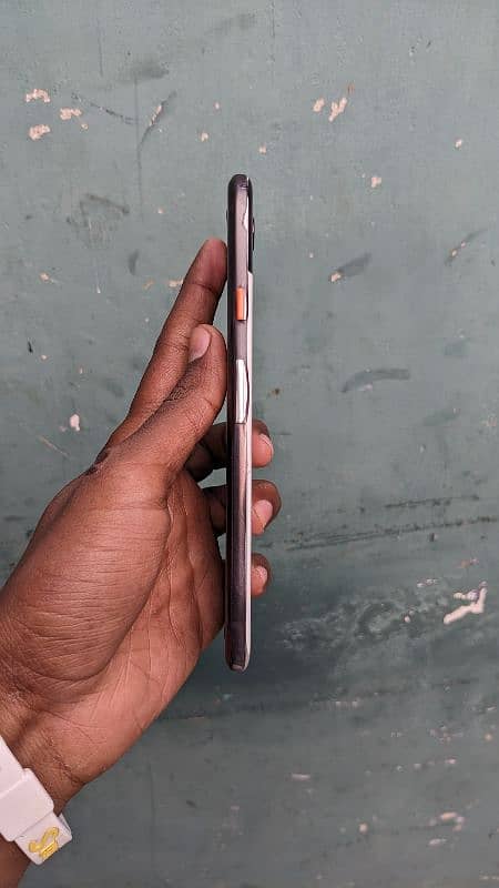 pixel 2xl. exchange/possible. contact no call & wtsp 03121424450 6