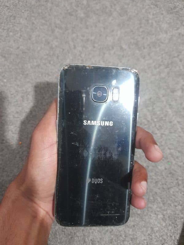 Samsung S7 edge (only serious buyer contact with me) 1