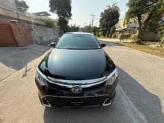 Toyota Camry Hybrid 2013