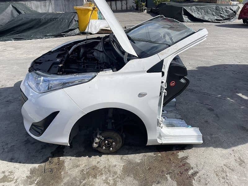 Yaris, Corolla Bonnat,Doors,Grills,Fender,Dashboard,Bumper,Head Lights 12