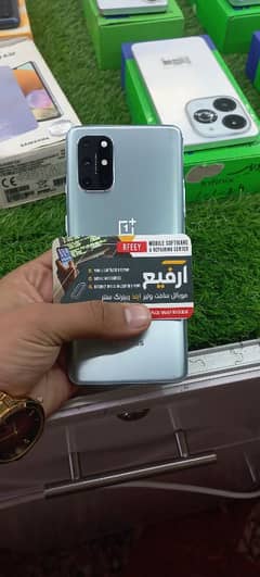 oneplus 8T 8-128GB lash Condition 10/10 water pack