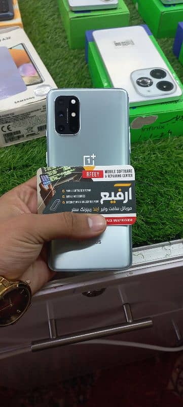 oneplus 8T 8-128GB lash Condition 10/10 water pack 0