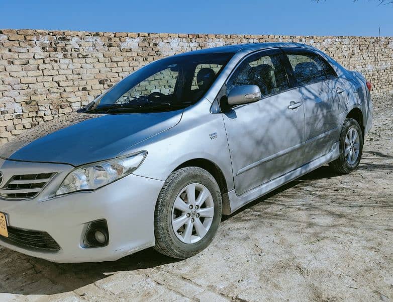 Toyota Corolla Altis 2014 SR with Sunroof, Cruise Control 2