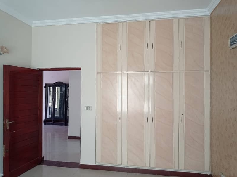 10 marla Upper portion for rent wapda Town ph1 block E2 2