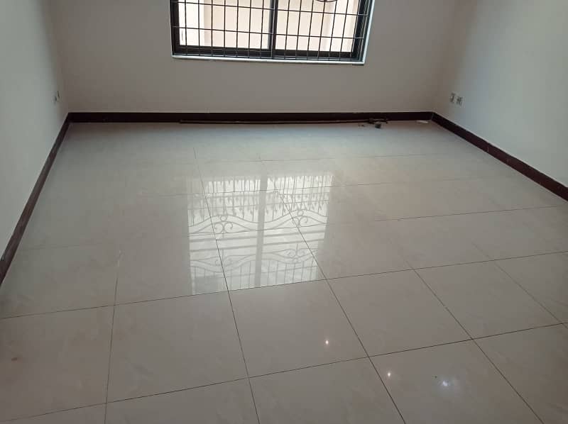 10 marla Upper portion for rent wapda Town ph1 block E2 6