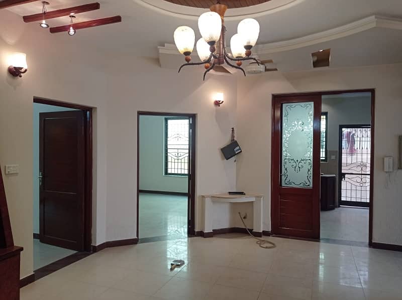 10 marla Upper portion for rent wapda Town ph1 block E2 7