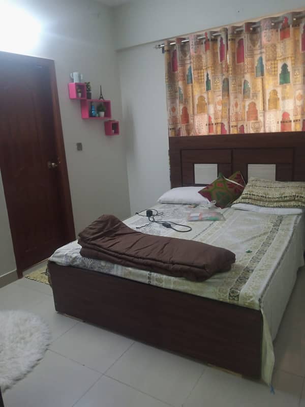 FLAT FOR SALE GULSHAN-E-IQBAL BLOCK-4 6