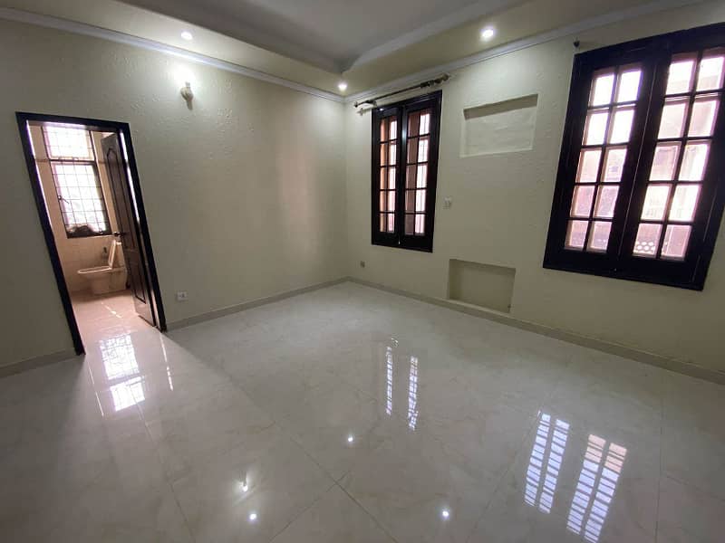 1 Kanal House Available For Rent 2