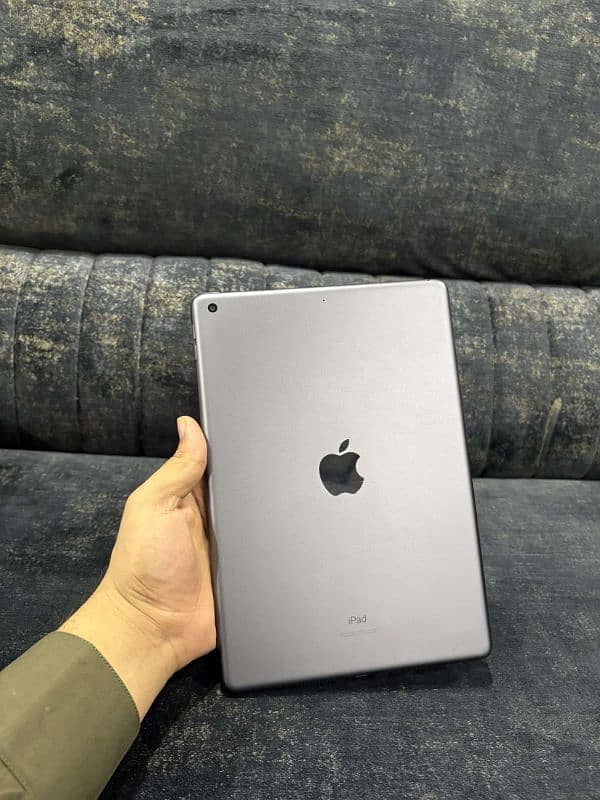 Apple IPad 9th Generation 64Gb Sliver Color All okay 0