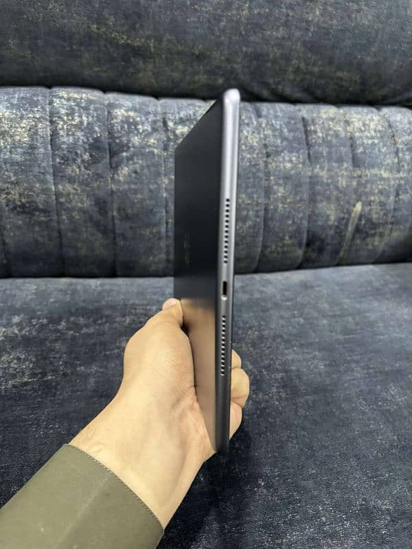 Apple IPad 9th Generation 64Gb Sliver Color All okay 1