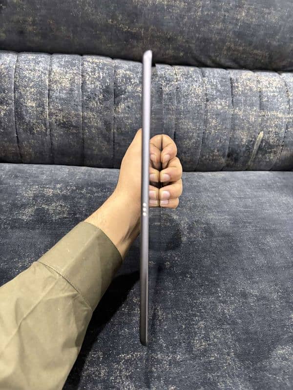 Apple IPad 9th Generation 64Gb Sliver Color All okay 3