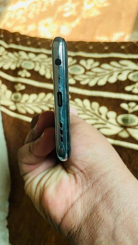 Oppo Reno 6 mobile and box 3