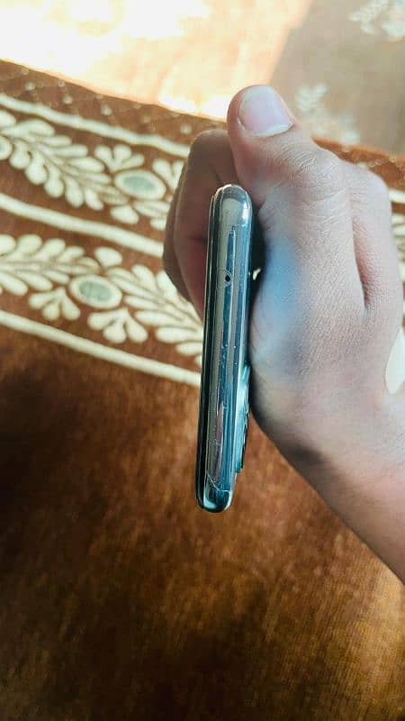 Oppo Reno 6 mobile and box 5