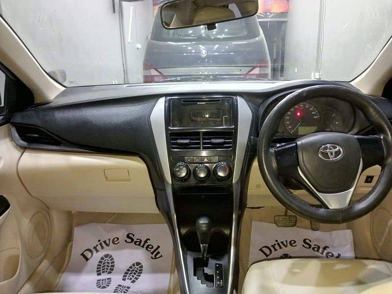 Toyota Yaris 2020 in very Good condition just buy n drive 10