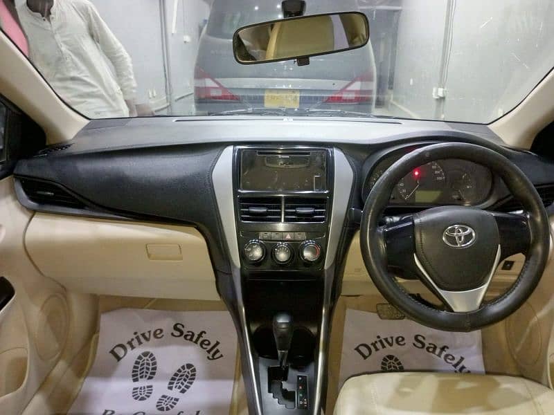 Toyota Yaris 2020 in very Good condition just buy n drive 17