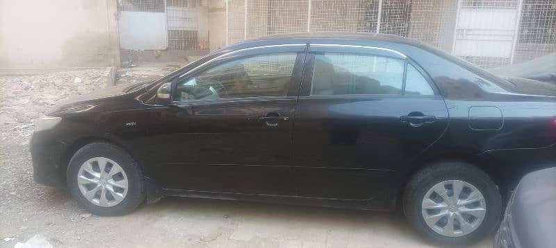 Toyota Corolla GLI1.6  2011 4