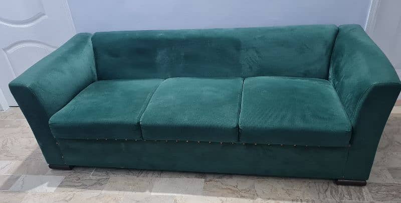 beautiful and luxurious five seater sofa set in exellent condition 2