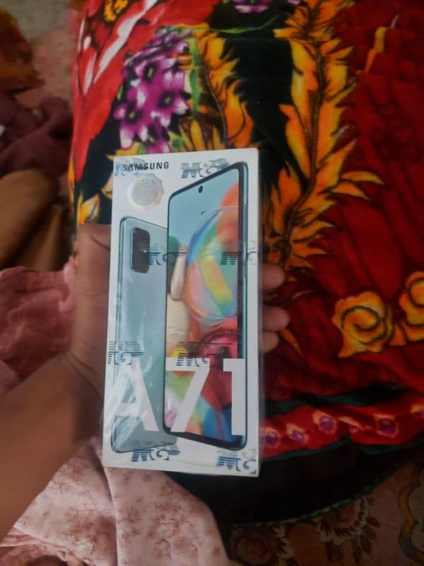 Samsung a71 8,128 used like new condition Ghar m use huwa h bilkul ok 9