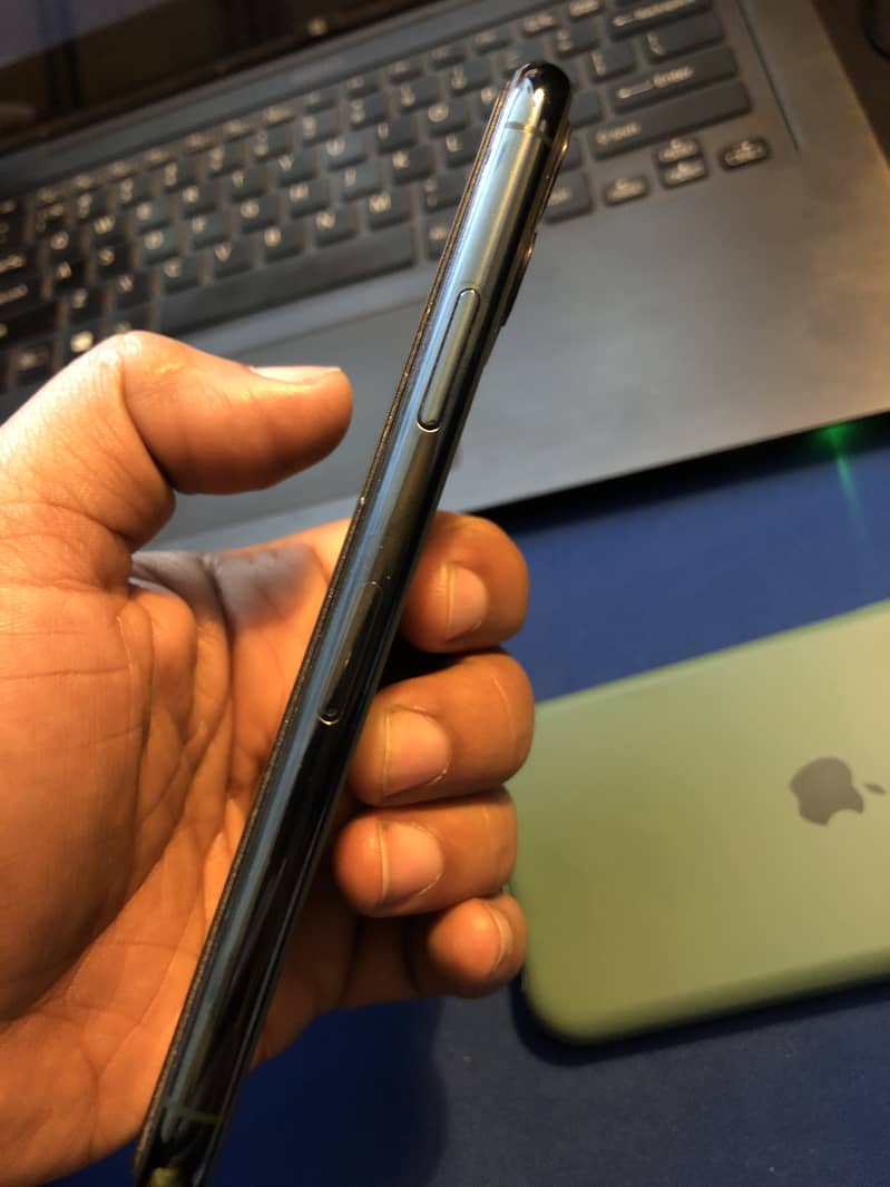 iPhone 11Pro PTA with BoX 3