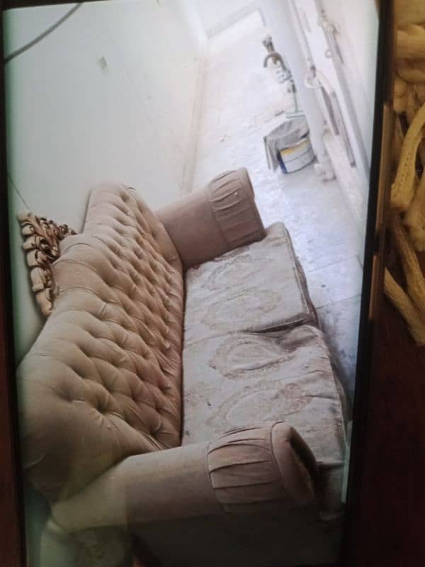 3 seater sofa for sale. . . 2