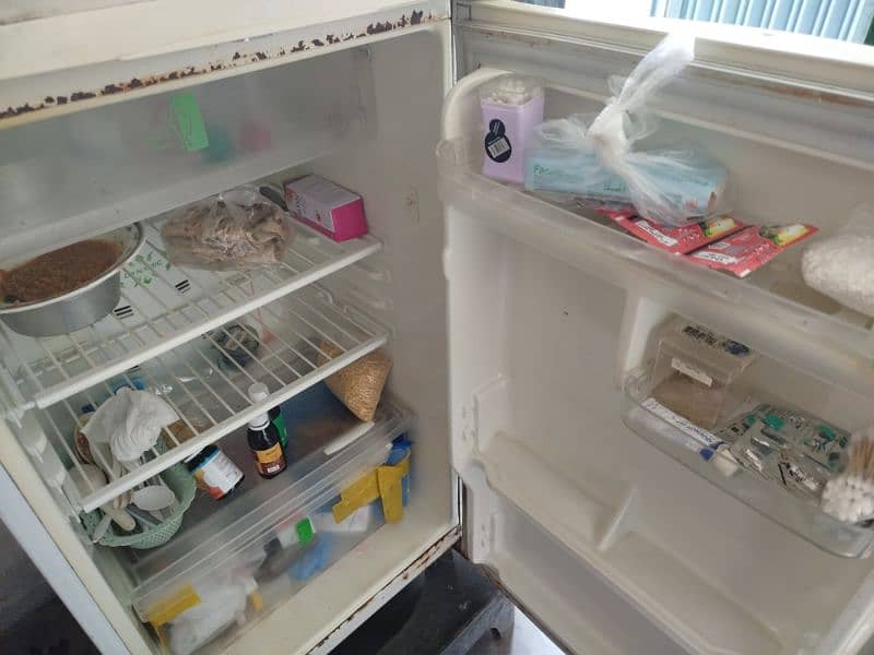 refrigerator for urgent sale 3