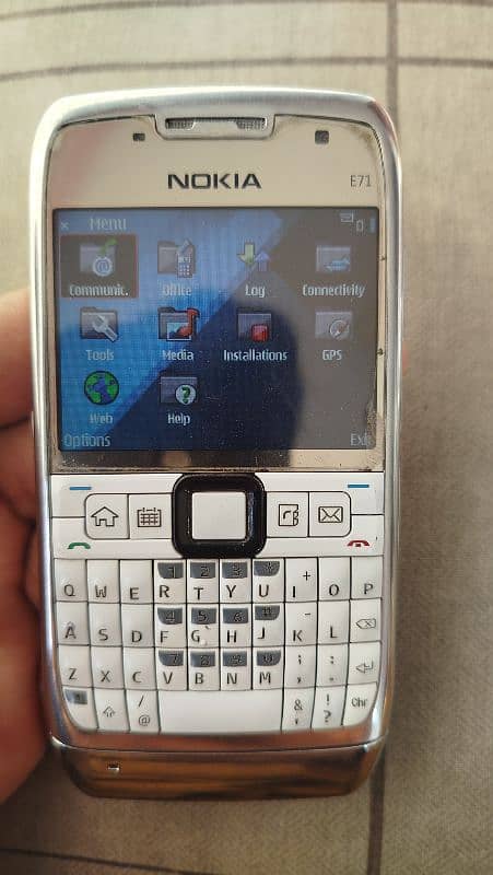 Nokia E71 8