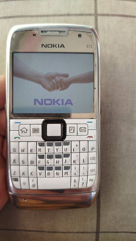 Nokia E71 9