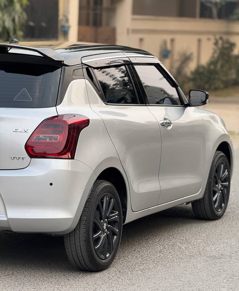 Suzuki Swift GLX-VVT 2024 Already Bank Leased 5