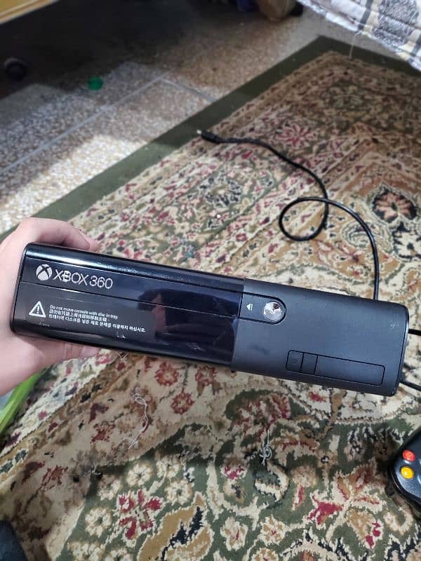 x box 360e black clour 1