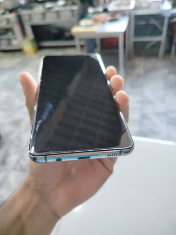 Samsung galaxy S10 plus 5g 8.256 1