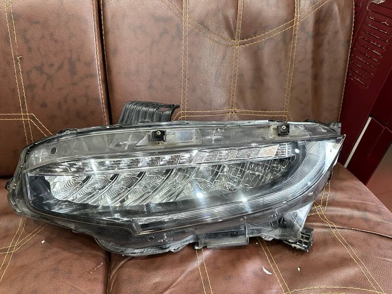 Honda civic 2020 orignal front lights 2