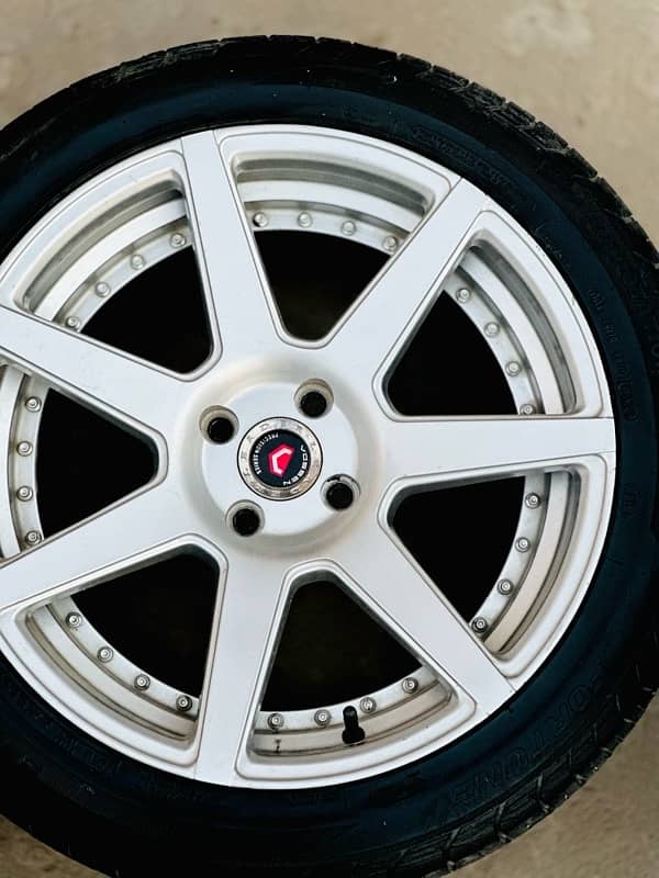 17 inch alloy rim with tyre 0