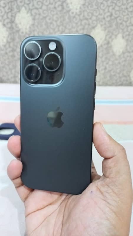 iPhone 15 Pro 256GB 1