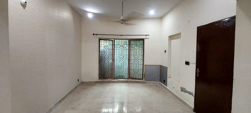 FOR OFFICE OR BACHELORS. LOWER PORTION FOR RENT IN JOHAR TOWN 0