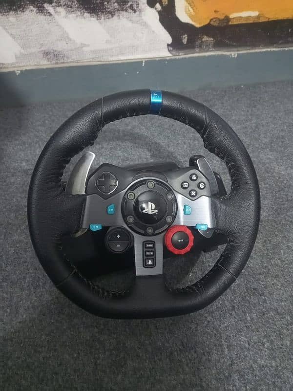 Logitech G29 Driving Force Steering Wheel and Pedals 1