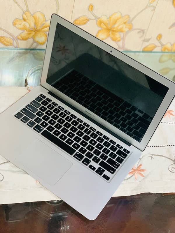 Apple MacBook Air 2015 0