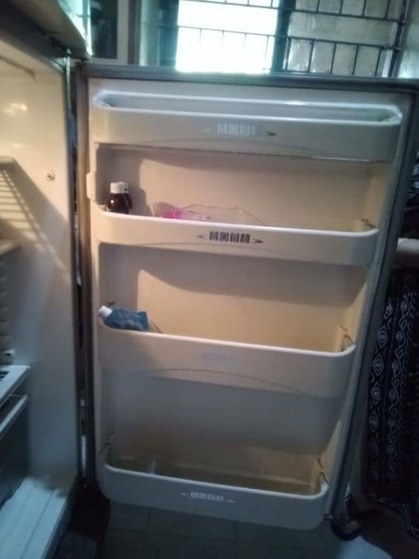 Dawlance refrigerator 1