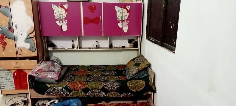 bed with cabinet 0