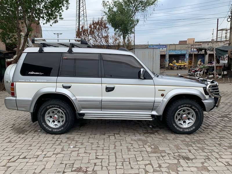 Mitsubishi Pajero 1994 2