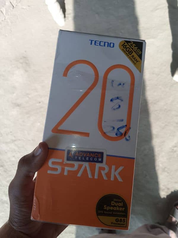 Tecno spark 20 4