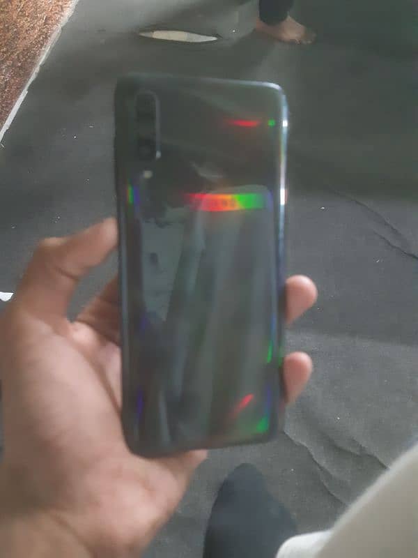 Samsung galaxy a70 1