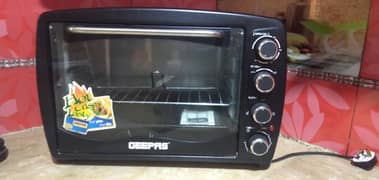 Oven home appliance