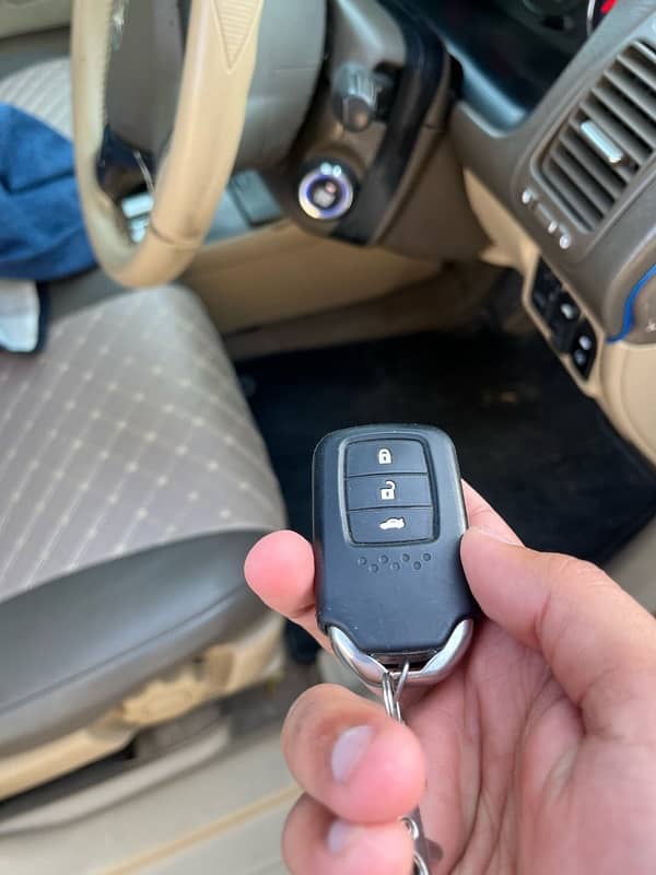 Honda Civic 2005 push start full option 4