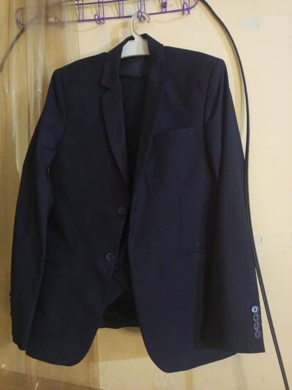 5 Premium Three-Piece Suits for Sale – Excellent Condition! 3